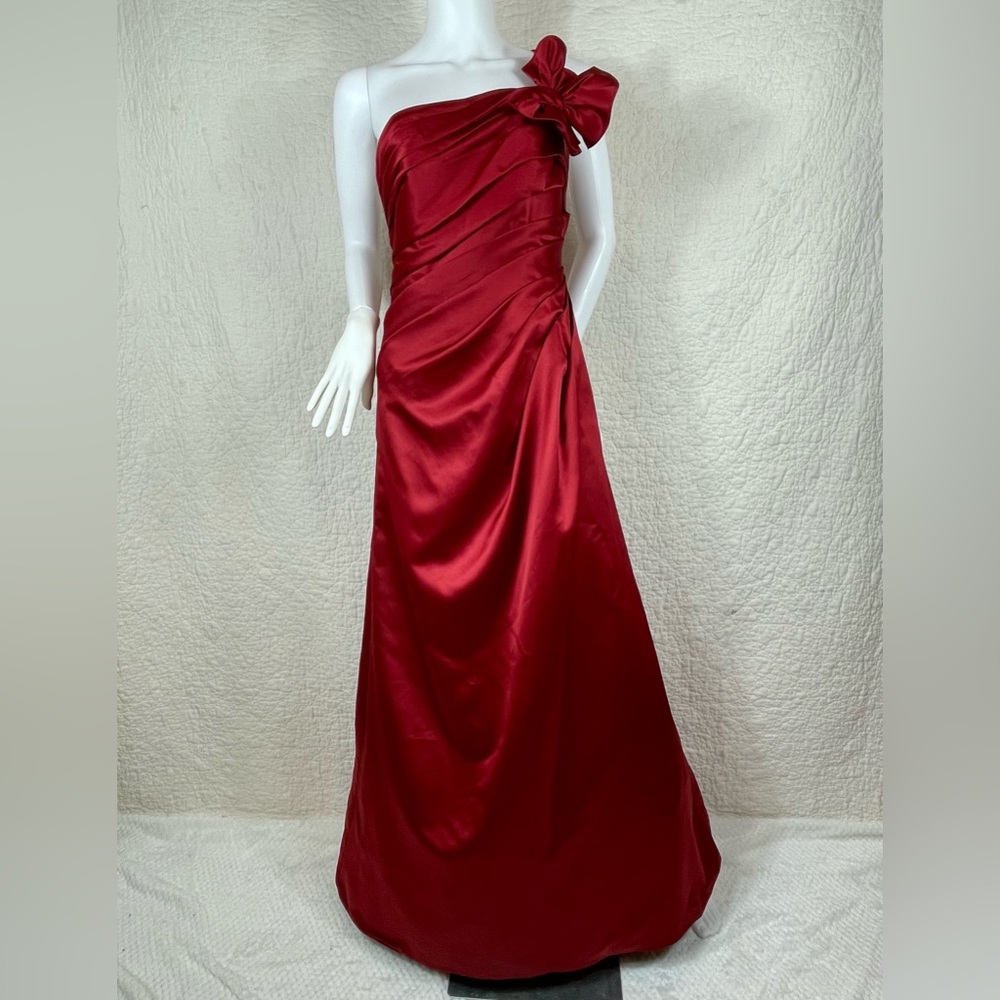 🔥David’s Bridal One Shoulder Pleated Red Cherry Formal Elegant Party Dress Sz 4